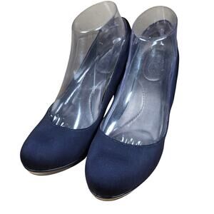 Womens Bandolino 3" Heels Comfortable Classy Womens Size 8
Excellent condition